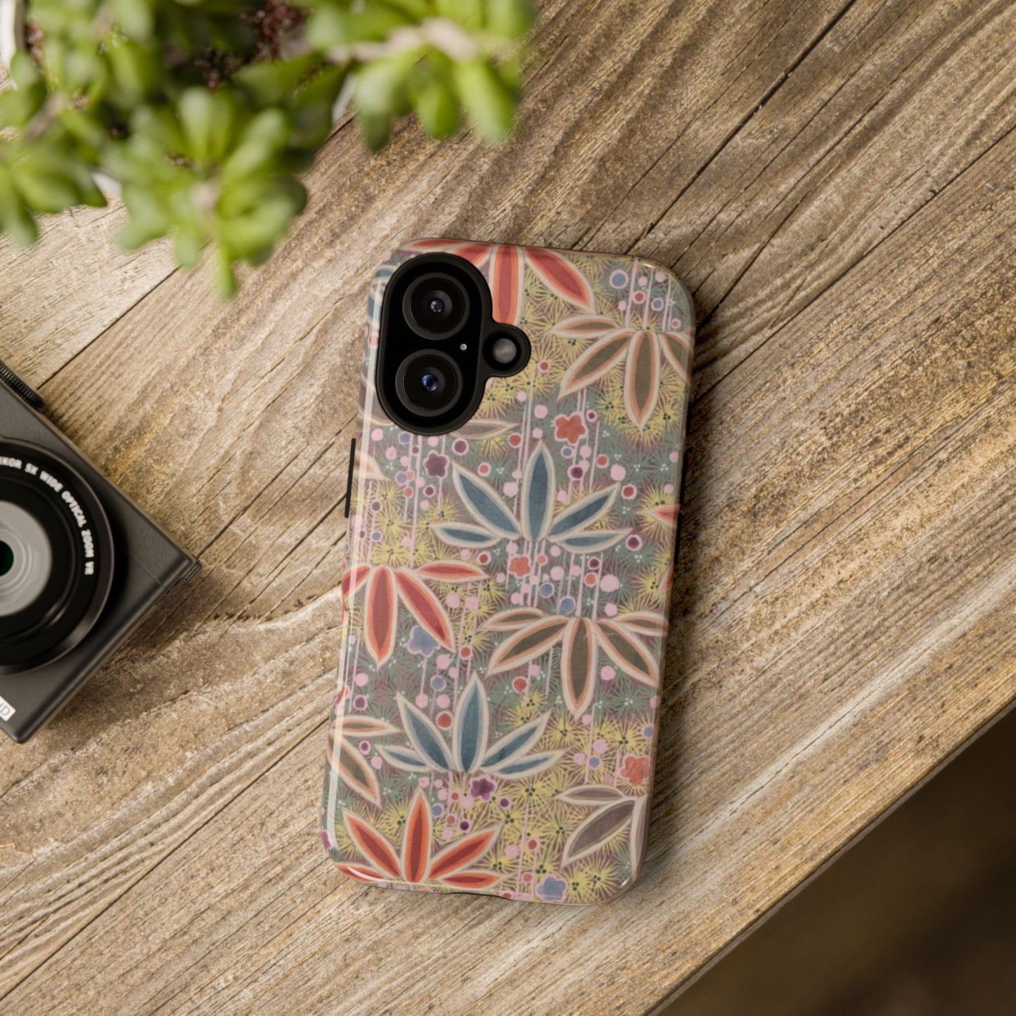 和柄、日本の伝統文様、植物柄、着物や帯などに用いられた模様のスマホケース