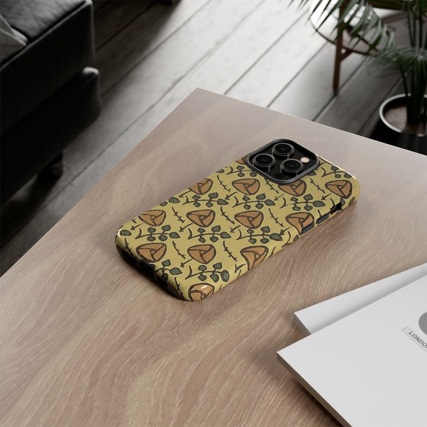 花柄タフスマホケース - 着物や帯で使用されている模様、アウトドア愛好家のためのヴィンテージナチュラルデザイン