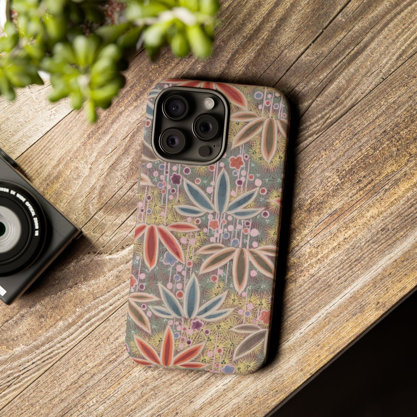 和柄、日本の伝統文様、植物柄、着物や帯などに用いられた模様のスマホケース