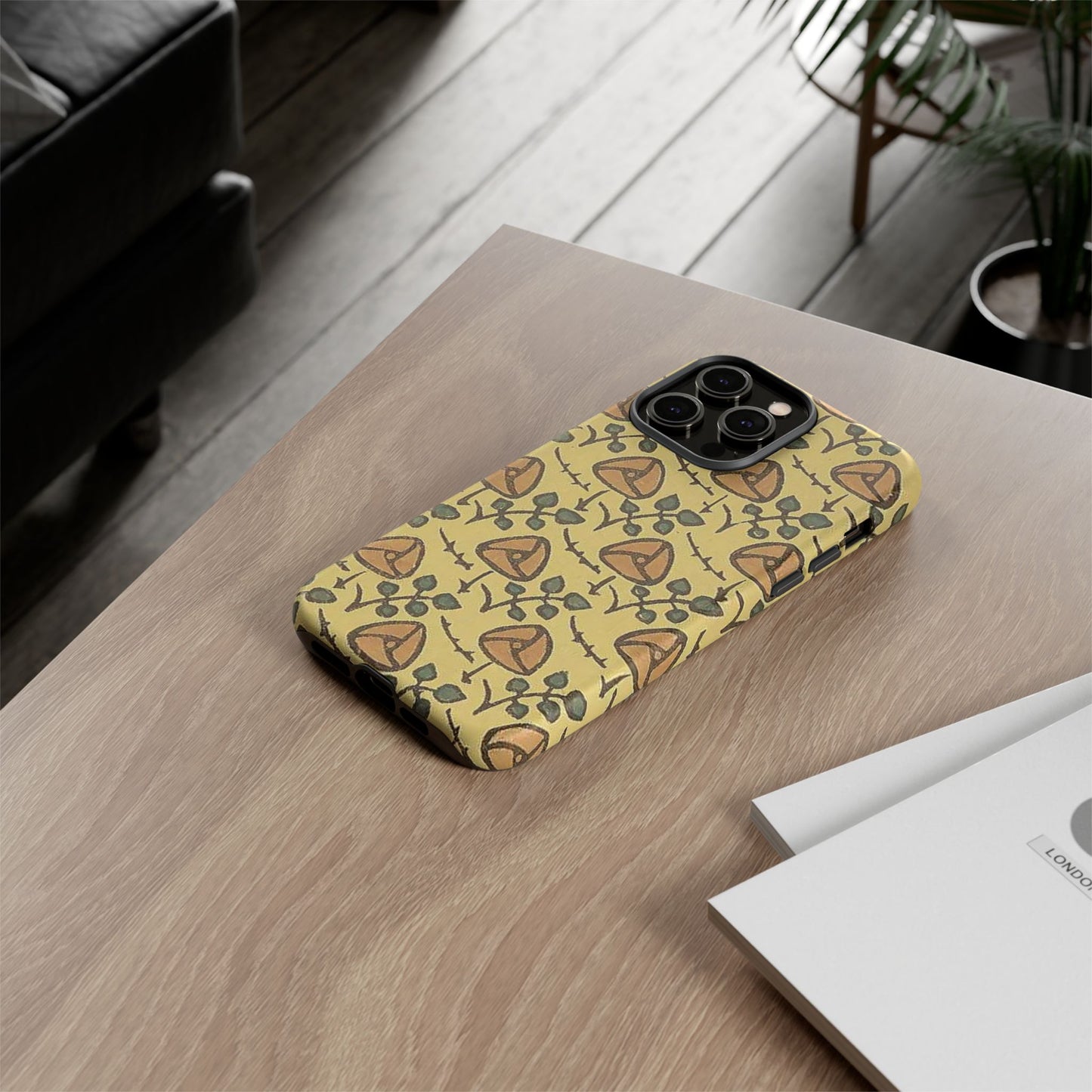 花柄タフスマホケース - 着物や帯で使用されている模様、アウトドア愛好家のためのヴィンテージナチュラルデザイン