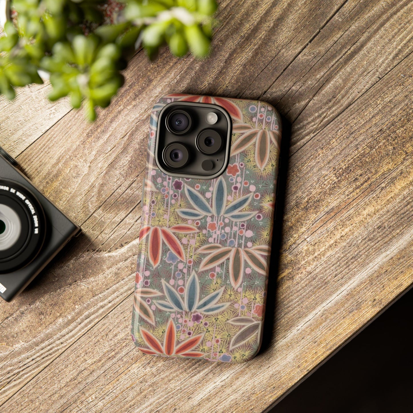 和柄、日本の伝統文様、植物柄、着物や帯などに用いられた模様のスマホケース