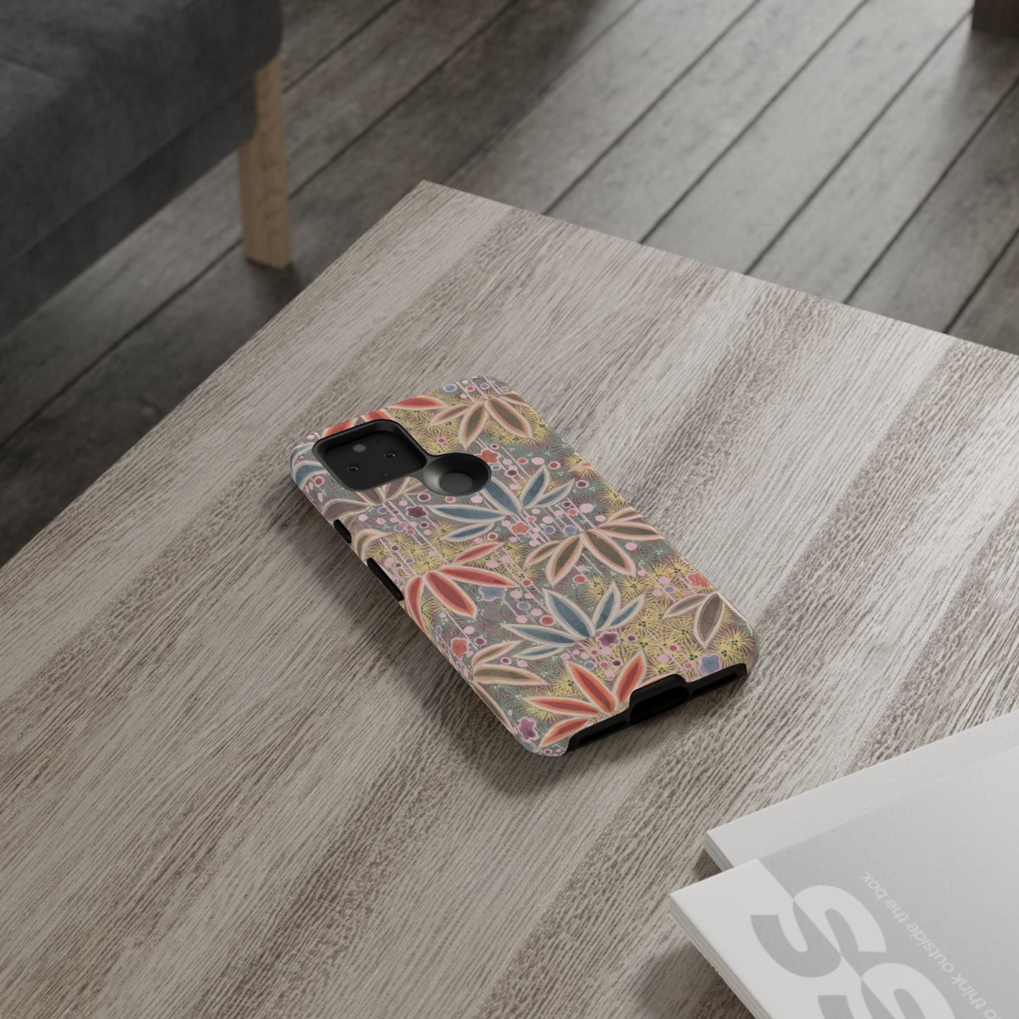 和柄、日本の伝統文様、植物柄、着物や帯などに用いられた模様のスマホケース