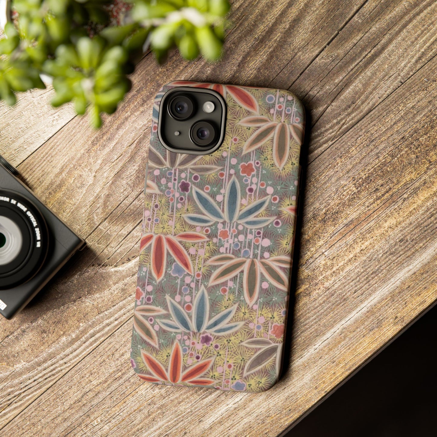 和柄、日本の伝統文様、植物柄、着物や帯などに用いられた模様のスマホケース